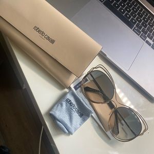 Roberto cavalli sunglasses 😎